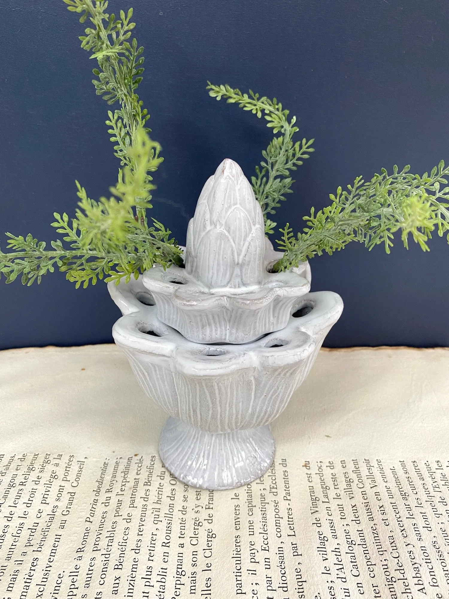 Astier de Villatte Pique Flower Holder