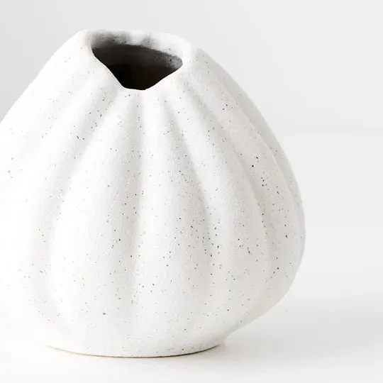 Hana Vase White 10cm x 11cm