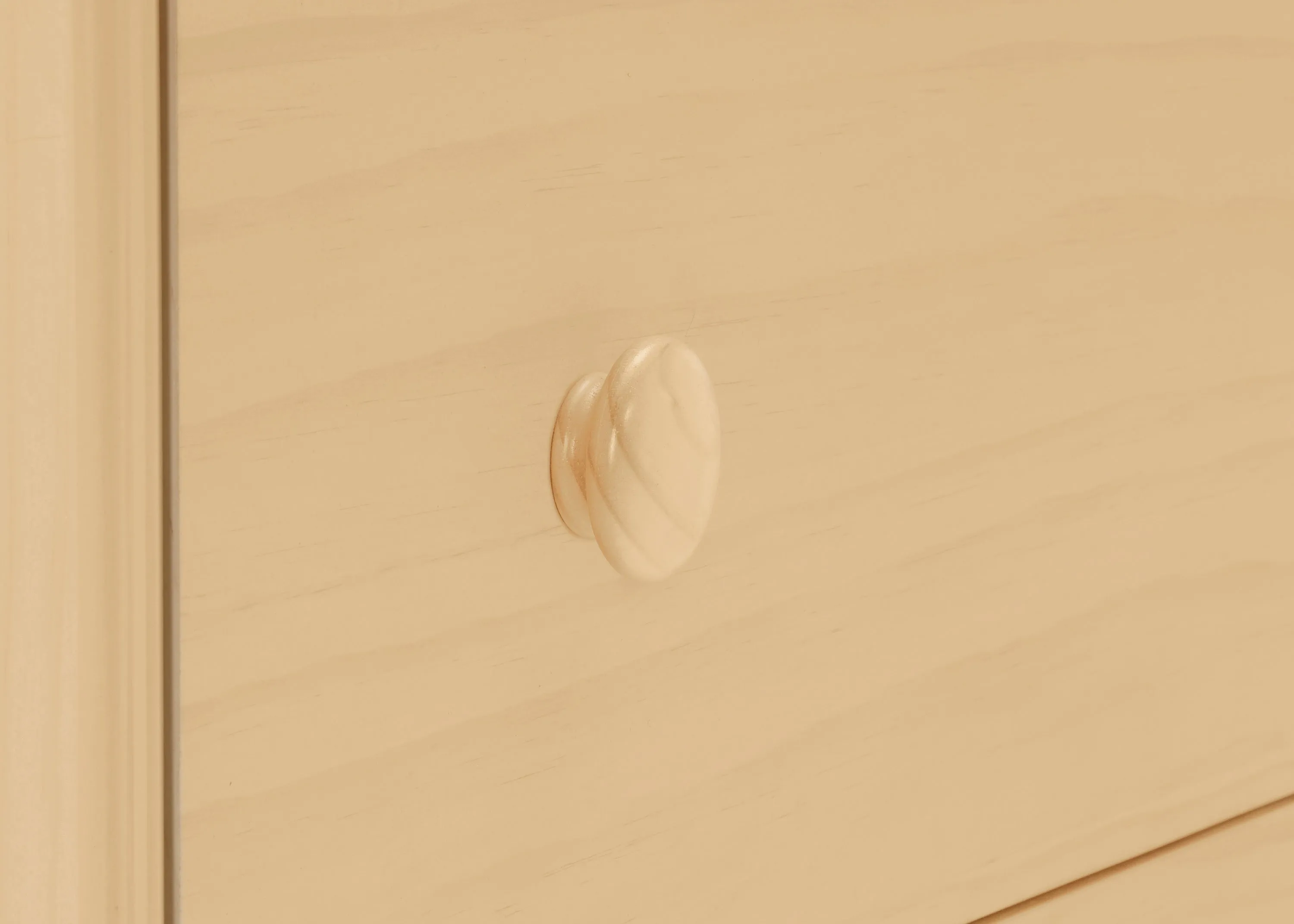 Jordan 3 Drawer Dresser with Interlocking Drawers