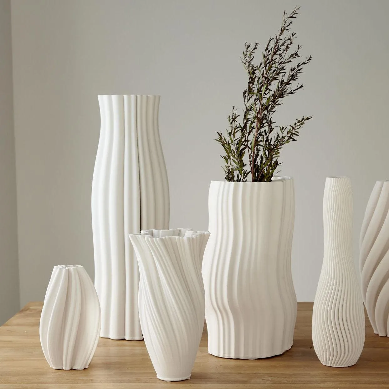 Mila White Vase | 17cm