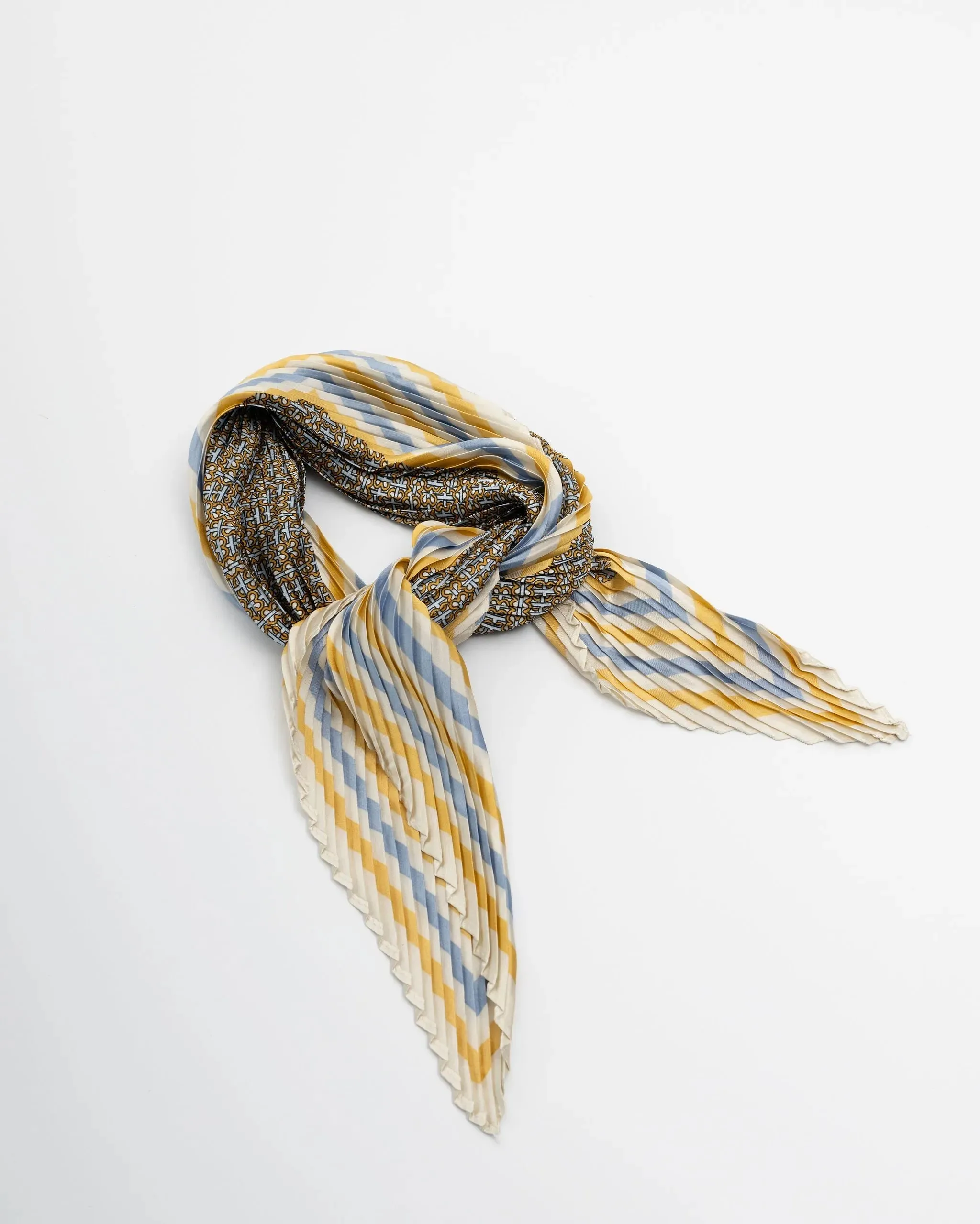 Stilen Iris Pleated Square Scarf